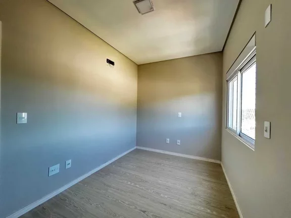 Imagem Apartamento com 3 dormitórios sendo 1 suíte e 2 vagas de garagem - Bairro Fazenda Itajaí/SC