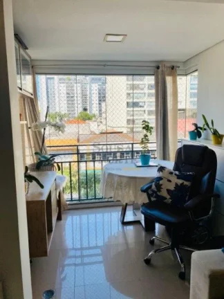 Imagem Apartamento com 3 dormitórios, sendo 1 suíte, 2 banheiros, ar-condicionado, recém-reformado, com ...