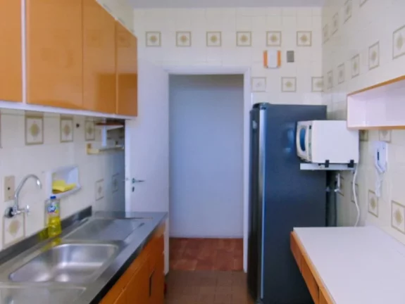 Imagem PITANGUEIRAS - 90 M² ÚTEIS - GARAGEM NO PRÉDIO - VARANDA COM VISTA AO MAR - LAZER - EXCELENTE LOCALIZAÇÃO.