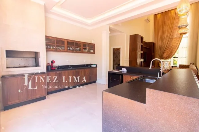 Imagem Casa Alto Padrão para Venda em Itapema, casa branca, 3 dormitórios, 3 suítes, 4 banheiros, 5 vagas
