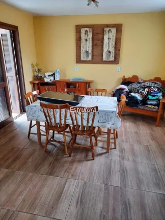 Imagem Linda casa, com jardim e lago artificial