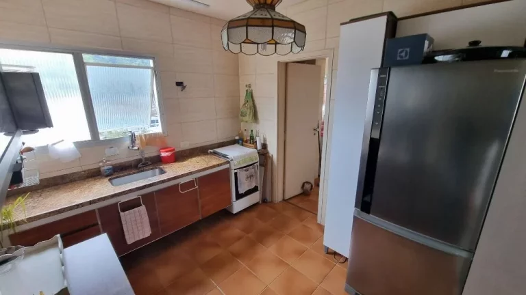 Imagem APARTAMENTO A 2 QUADRA DA PRAIA DE PITANGUEIRAS, 3 DORMITÓRIOS (1 SUÍTE), 2 VAGAS DE GARAGEM E LAZER.