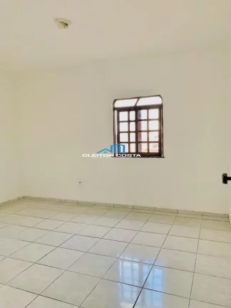 Imagem Casa Duplex para Locação em Feira de Santana, BRASILIA, 3 dormitórios, 1 suíte, 3 banheiros, 2 vagas