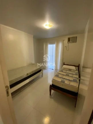 Imagem Sobrado amplo e Reformado no Centro – 330m² e a 500m da Praia!