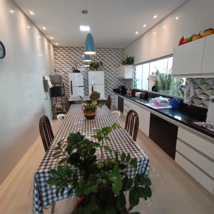Imagem Casa De 3 Quartos Com Suite Sozinha No Lote Em Avenida No Marilia