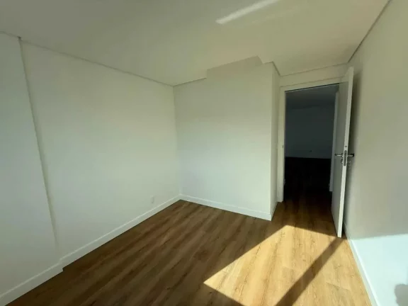 Imagem Apartamento com 2 dormitórios sendo 1 suíte e 1 vaga de garagem em Balneário Camboriú