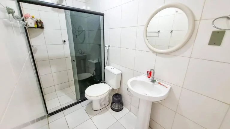 Imagem Casa de Rua no Robalo: 5 Suítes, Piscina e Salão de Festas à Venda