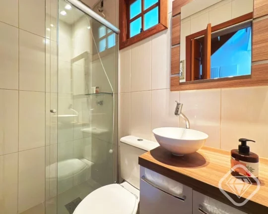 Imagem Casa completa com piscina em rua tranquila em um terreno de 200 m².

Residência no bairro Espírit...