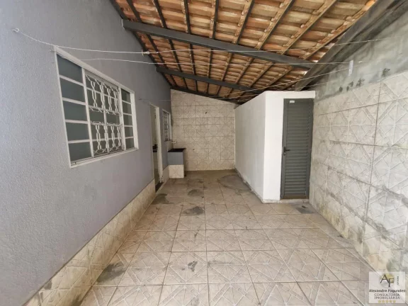 Imagem Casa para Venda em Aparecida de Goiânia, Independência, 3 dormitórios, 1 suíte, 2 banheiros, 2 vagas