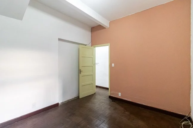 Imagem Sobrado com 2 residências (andar térreo e superior ) na Vila Romana. Documentação verificada, ótimo para locação