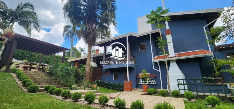 Sobrado à venda, IPELANDIA, SUZANO - SP Condomínio fechado casa de alto padrão com 2 suítes à venda