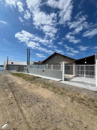 Imagem Casa com 3 dormitórios e 3 vagas de garagem - Ubatuba | São Francisco do Sul/SC