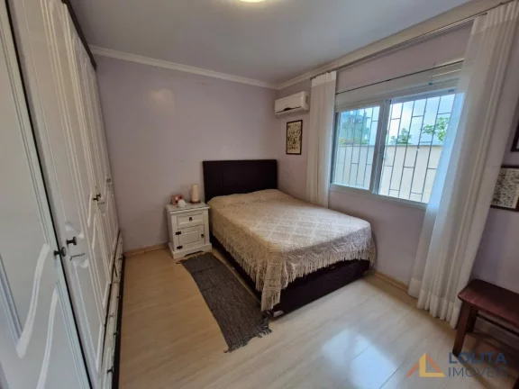 Imagem Casa à Venda com 2 suítes no bairro Trindade, Florianópolis/SC