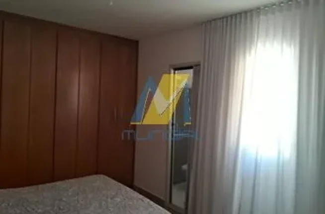Imagem Sobrado com 3 Dormitórios, Suíte e 2 Vagas - Excelente Oportunidade