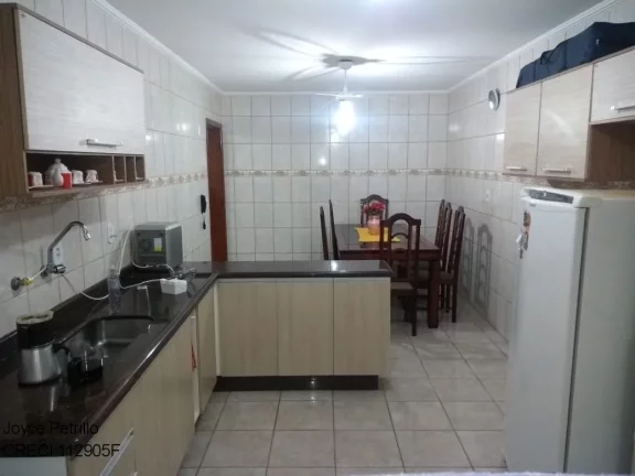 Imagem Aconchegante Apartamento Perto da Praia à Venda Em Peruíbe.