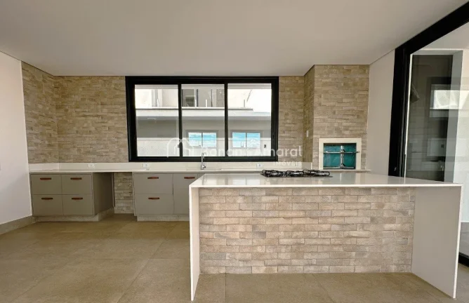 Imagem Casa de Alto Padrão com 5 Suítes, Piscina e Infraestrutura Completa

Apresentamos uma casa de alto...