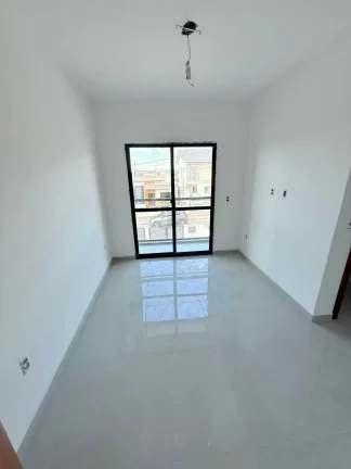 Imagem Sobrado de alto padrão com 2 suítes e 2 vagas de garagem em Palhoça/SC