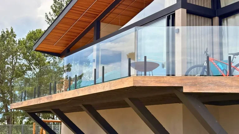 Imagem Casa Contemporânea Nova e Mobiliada