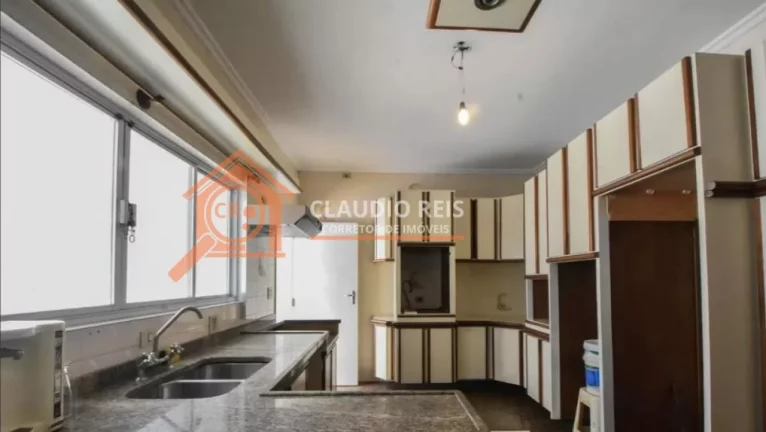 Imagem Sobrado à venda com 4 Quartos, 665m² - Jardim Marajoara