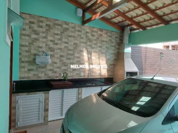 Imagem Casa Sobrado à Venda Semi Mobiliada com 02 Suítes Localizada no Centro de Balneário Camboriú - SC