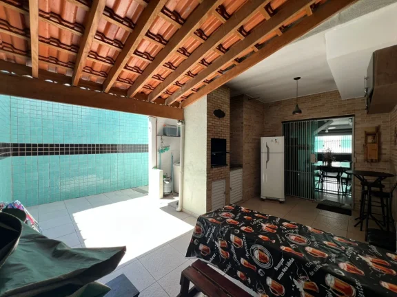 Imagem Casa para Venda em Praia Grande, Caiçara, 3 dormitórios, 1 suíte, 1 banheiro, 2 vagas