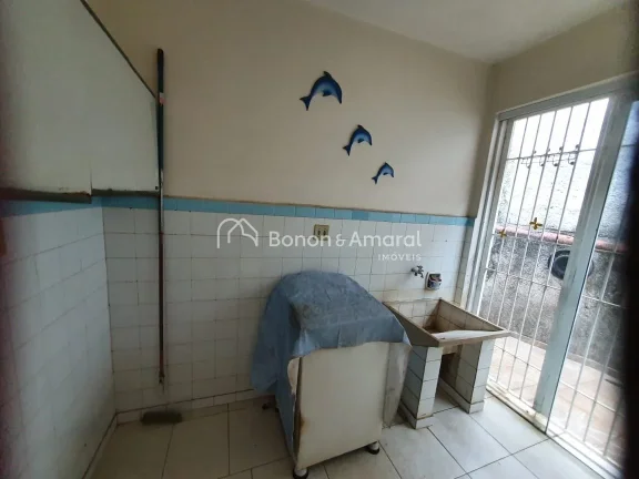 Imagem A casa contém 158 m² de área construída em um terreno de 250 m², oferece um espaço ideal para ...