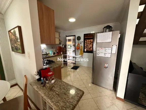Imagem Casa triplex de 250m² à venda em Novo México - Vila Velha