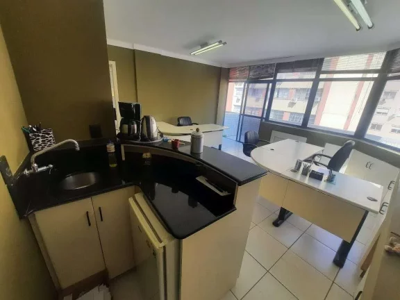 Imagem Sala Comercial à Venda, 81,8 m2, 2 ambientes com sacada, 2 bwc, garagem, Centro, Florianópolis, SC