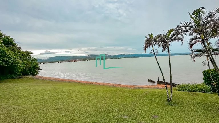Imagem OPORTUNIDADE UNICA! EXCLUSIVO RANCHO Á VENDA DENTRO DA CIDADE, EM RIFAINA/SP