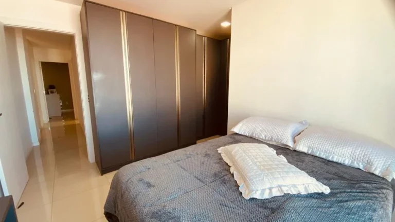 Imagem Apartamento à venda na praia de Gravatá em Navegantes, localizado na quadra mar, com 3 dormitórios, pronto para morar e semi mobiliado com a Adriano Carpes Imóveis.