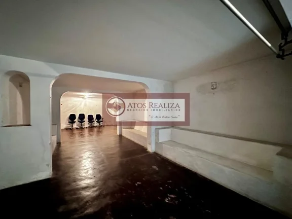 Imagem Sua Oportunidade batendo a sua Porta. Vendo casa em Interlagos 380m² com 4 quartos. VALOR VENDA: R$ 1.600.000 IPTU (anual): R$ 14.205 380 m2 útil 4 dormitórios 2 suítes 6 banheiros Sala de TV ️ Cozinha americana ️ Despensa Lavabo Lavanderia 6 vagas Churra