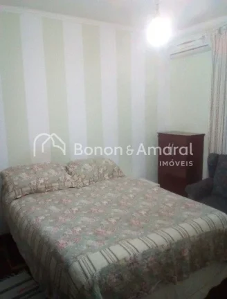 Imagem **Exclusiva Casa com 6 Quartos e Área de Lazer Completa em Condomínio de Alto Padrão**