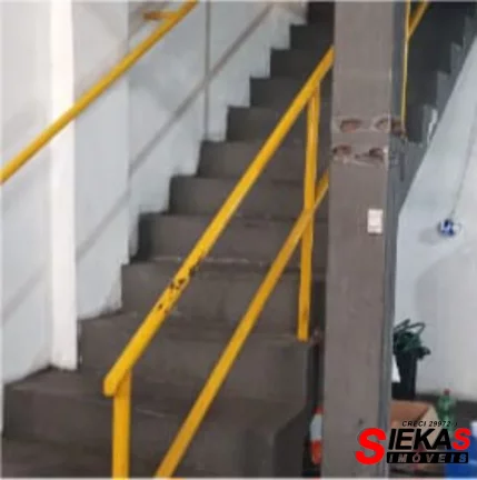 Imagem Galpão Comercial para Locação em São Paulo-SP, Vila Maria Baixa: 5 Salas, 2 Banheiros, 3 Vagas de Garagem, 500m² de Área.