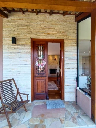Imagem O Equilíbrio Perfeito entre o Design Moderno e o Acolhimento da Serra