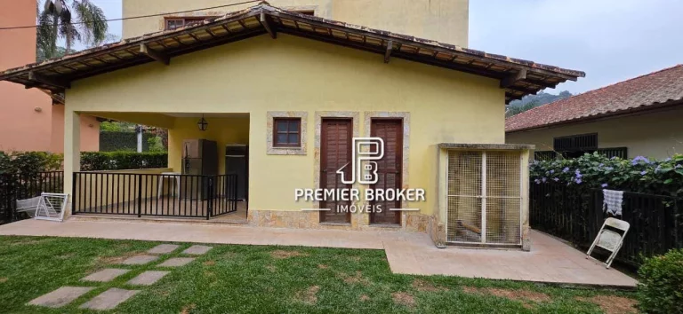 Imagem Casa com 4 dormitórios à venda, 171 m² por R$ 1.090.000 - Cascata do Imbuí - Teresópolis/RJ