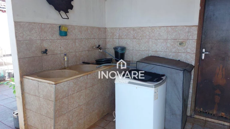 Imagem Casa com 3 dormitórios à venda, 210 m² por R$ 350.000 - Setor Paranaíba - Itumbiara/GO