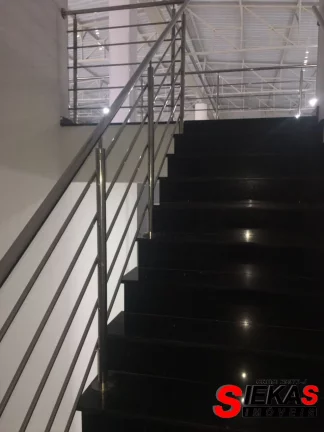 Imagem Galpão Industrial para Locação Vila Esperança , São Paulo-SP: 1.740m², 17 Banheiros, 40 vagas de garagem!