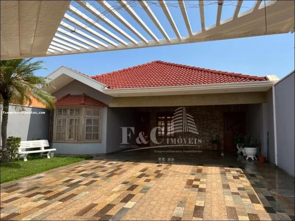 Imagem Casa para Venda em Iracemápolis, Centro, 3 dormitórios, 1 suíte, 2 banheiros, 4 vagas