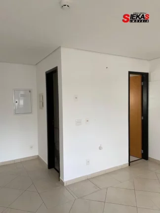 Imagem Sala Comercial disponível para Locação na Penha de França, São Paulo-SP: 1 Sala, 2 Banheiros, 1 Vaga de Garagem!
