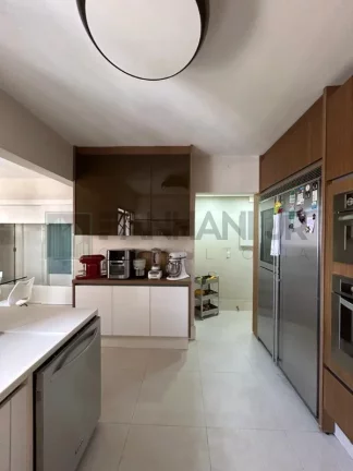 Imagem Espaçoso apartamento de luxo à venda no Itaim Bibi, São Paulo-SP: 4 quartos, 4 suítes, 3 salas, 6 banheiros, 3 vagas de garagem, 213m²!