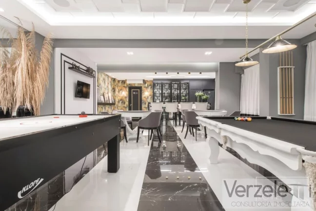 Imagem Apartamento 4 ou + dormitórios para Venda em Itapema / SC no bairro Meia Praia