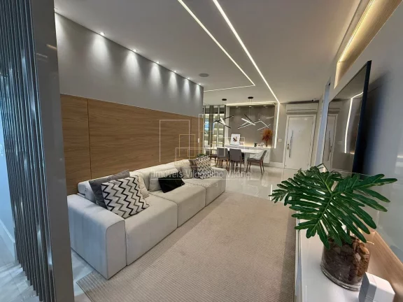 Imagem Apartamento 4 quartos, duas suítes montado de porteira fechada à venda na Praia