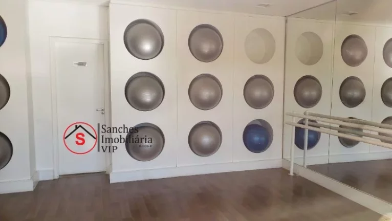 Imagem Apartamento com 3 dormitórios (3 suítes) a venda na Mooca, andar alto. Lazer completo e 2 vagas de garagem e depósito. Varanda com churrasqueira.