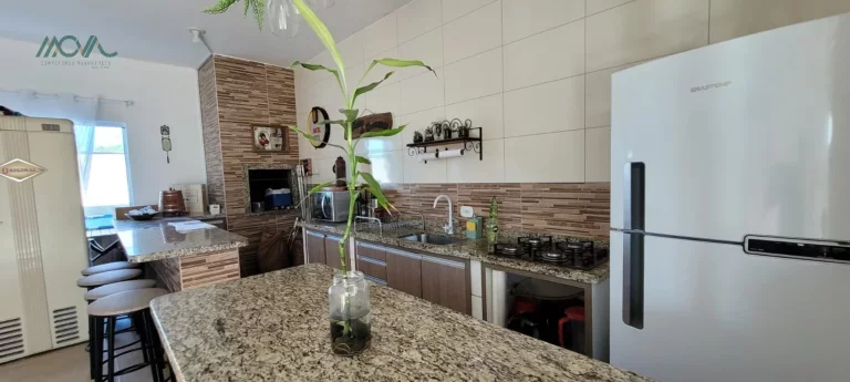 Imagem Casa com 3 quartos sendo uma suíte em Itapoá - Perto da Praia