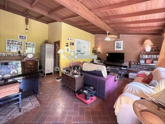 Imagem Grande casa na Fazendinha Granja Viana com 4 dorms/1suíte, piscina, gourmet