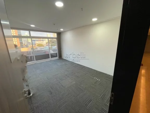 Imagem Apresentamos esta sala comercial de 33 metros quadrados, 1 banheiro e 1 copa, além de 1 vaga de gar...