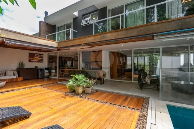 Imagem Casa à venda com 3 quartos, sendo 3 suítes, em Morumbi, São Paulo - SP