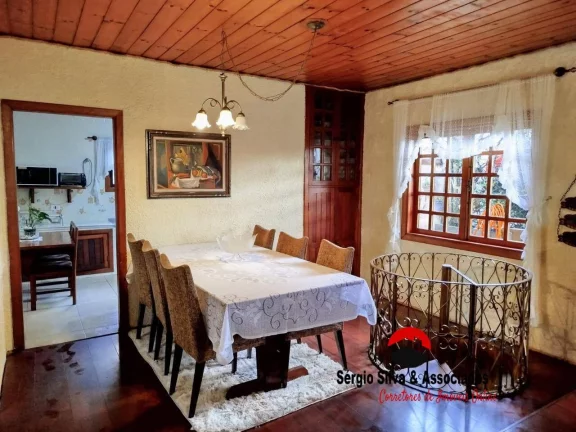 Imagem Casa a Venda no Bairro do Jardim Márcia em Campos do Jordão -SP.