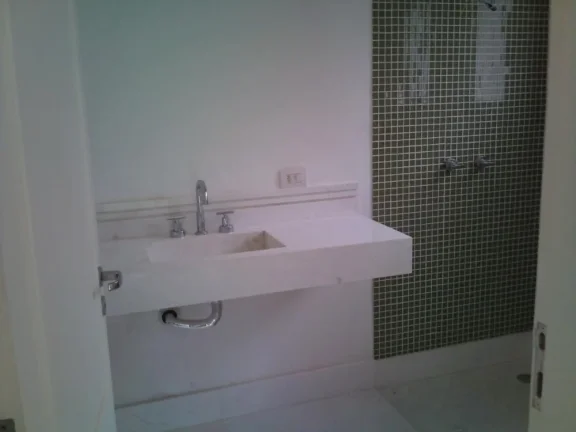 Imagem Casa no Res. Morada dos Lagos - 490m²