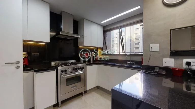 Imagem Ótimo apartamento, completo, amplo , super conservado, rico em armários e de muito bom gosto, óti...